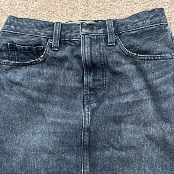 Everlane The Denim Black Skirt - Picture 2 of 8